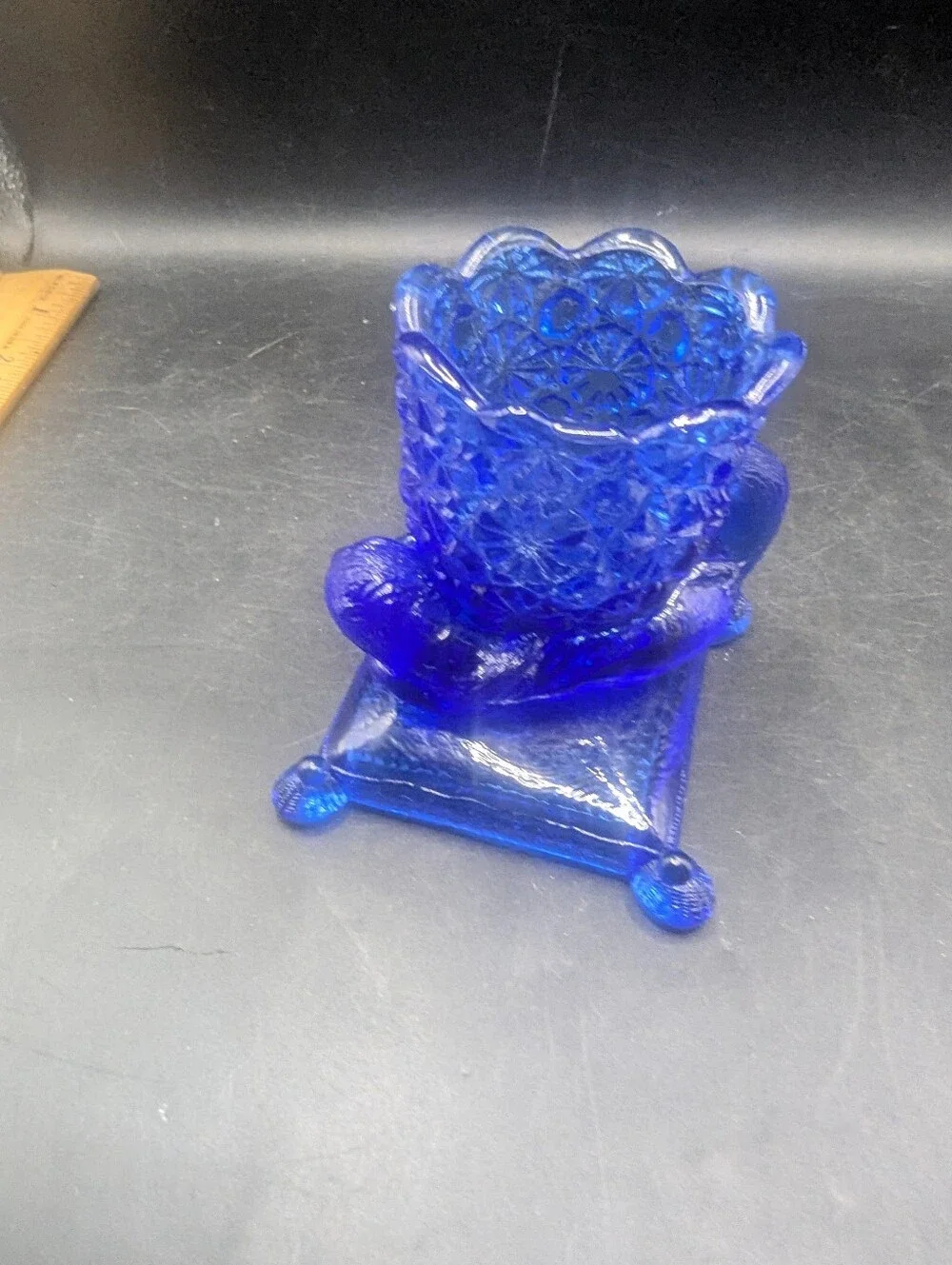Vtg  Cobalt Blue Richards Hartley Daisy Button Toothpick Holder Otter On Pillow